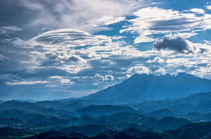 灵山景区对徐诗晓及其家人送上终身免费畅游灵山大礼包