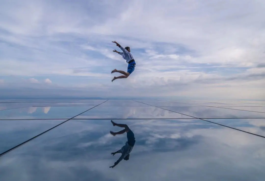 灵山景区对徐诗晓及其家人送上终身免费畅游灵山大礼包