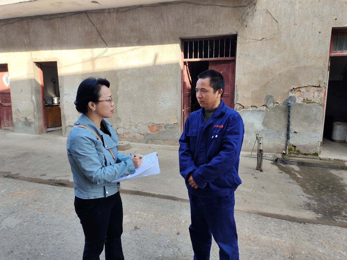 德兴市烟草专卖局组织开展烟草消费状况试调查