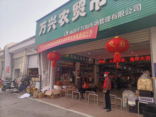 万年公路中心开展环境卫生整治活动 张中宇2.jpg