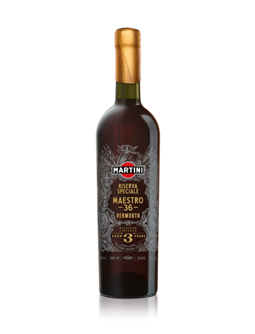 MARTINI Maestro 36经过36个月的陈化,在经典味美思的基础上打造出更出众的超一流口味。Maestro 36由MARTINI调酒大师Beppe Musso手创,凝聚了160年的味美思酿造技艺,限量发行2000瓶,仅在意大利的酒吧和餐厅出售,以感谢意大利餐饮酒店行业160年来对MARTINI的支持。(照片:美国商业资讯)