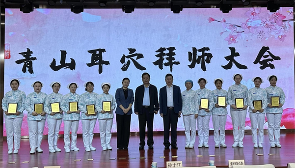 从“小玩意”、“小意思”、“小组式” 看河北省中医院护理服务特色发展